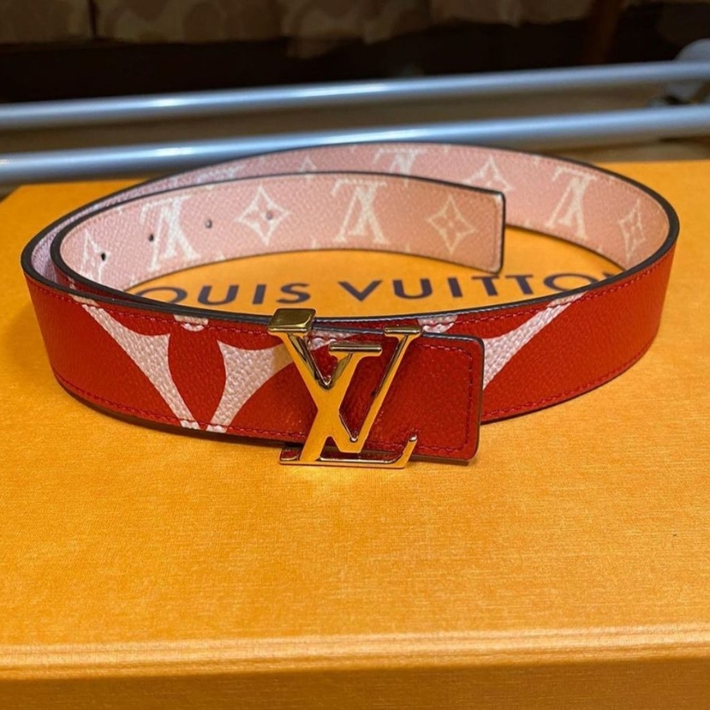 Louis Vuitton reversible belt